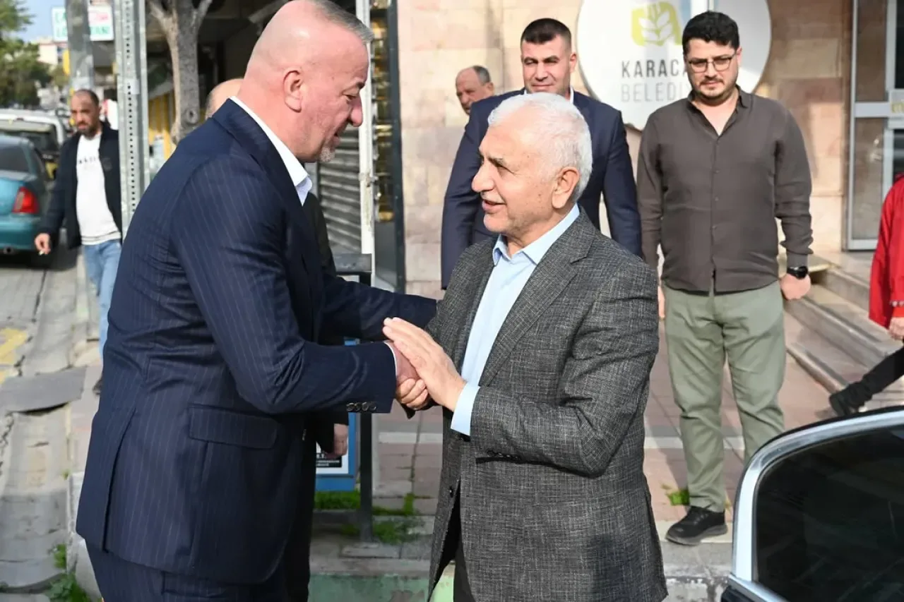 Bursa Karacabey Belediye Başkanı Fatih Karabatı, Siirt Milletvekili Mervan Gül'ü Ağırladı Bursa Karacabey Belediye Başkanı Fatih Karabatı, Siirt Milletvekili Mervan Gül'ü Ağırladı
