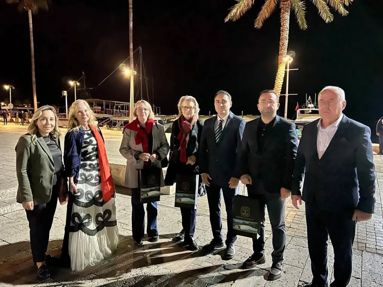 Manavgat'ın Coğrafi İşaretli Altın Susamı Tahini İsveç Büyükelçisi'ne Tanıtıldı Manavgat'ın Coğrafi İşaretli Altın Susamı Tahini İsveç Büyükelçisi'ne Tanıtıldı