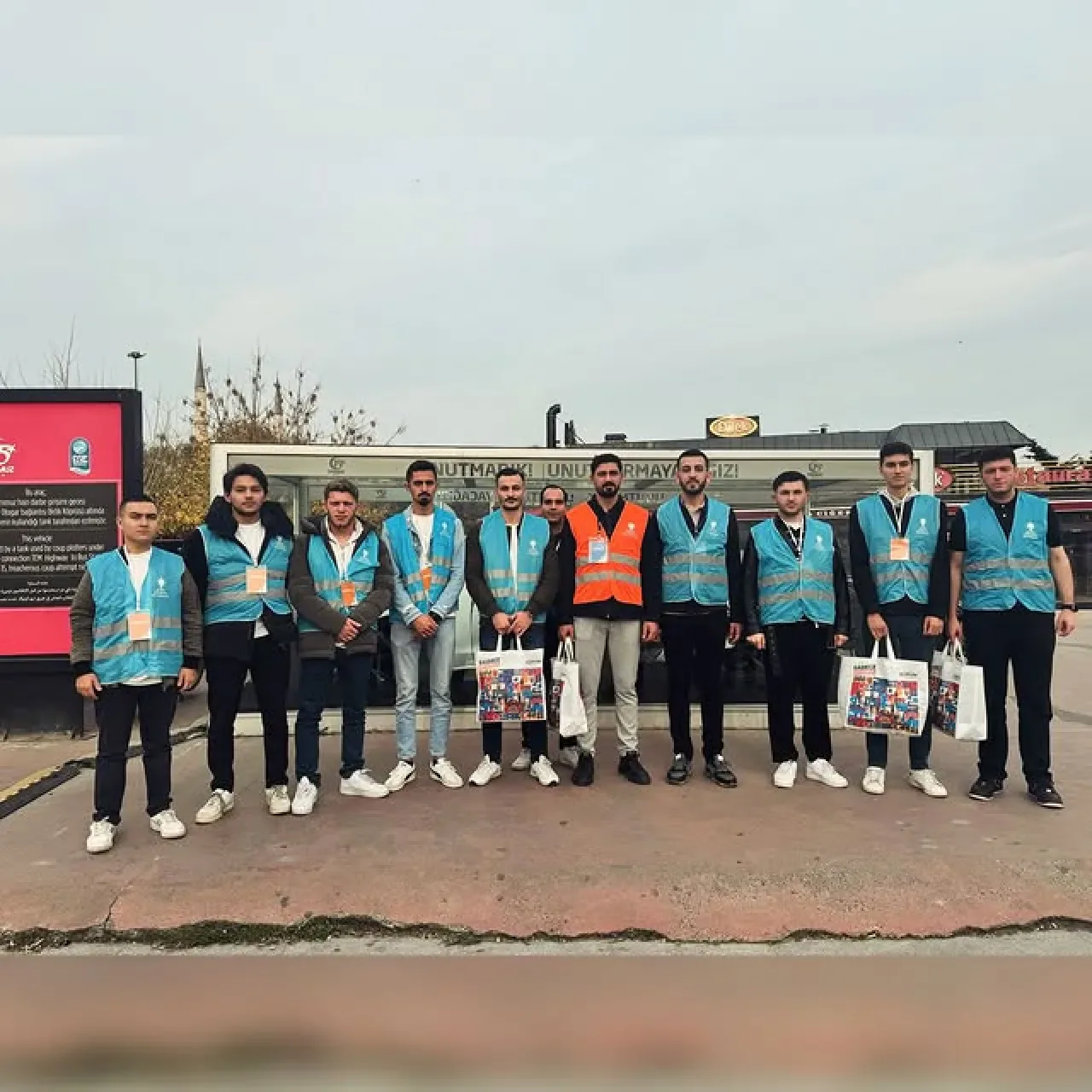 AK Genç Eyüpsultan, İslambey Mahallesi'nde Potansiyel Üye Ziyaretleri Gerçekleştirdi AK Genç Eyüpsultan, İslambey Mahallesi'nde Potansiyel Üye Ziyaretleri Gerçekleştirdi