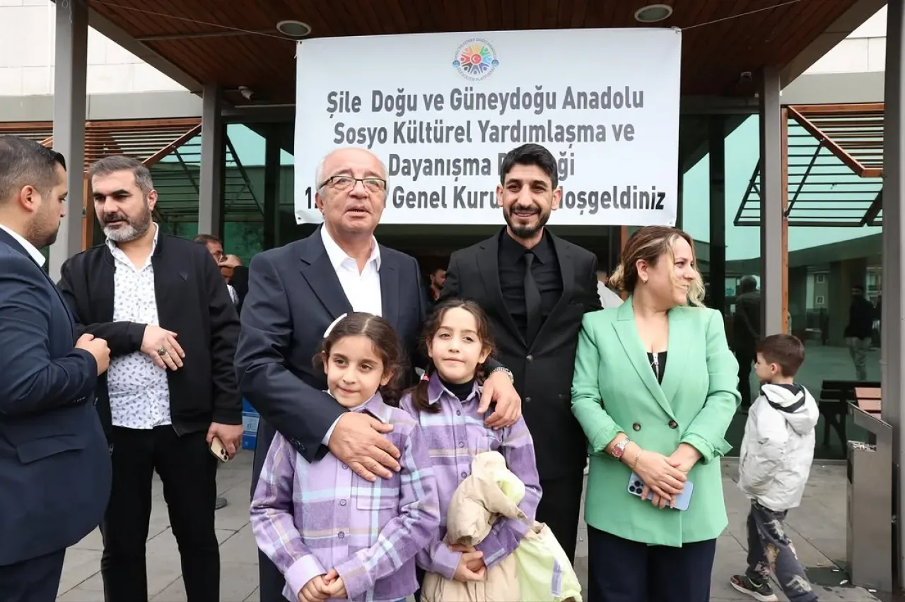 Şile'de Sivil Toplum ve Ticaret Hayatına Destek Ziyareti Şile'de Sivil Toplum ve Ticaret Hayatına Destek Ziyareti