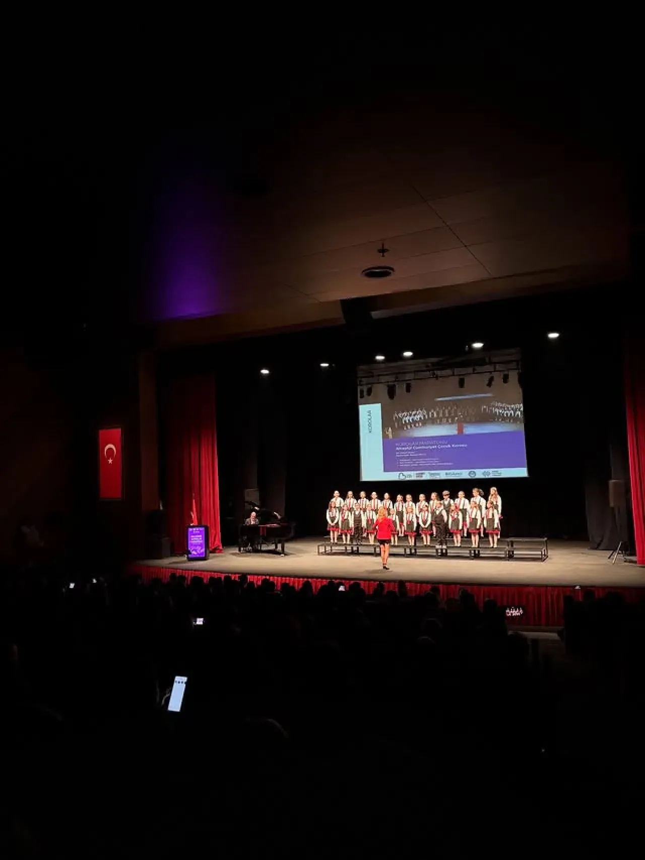 Balıkesir'de 10. Korolar Maratonu Başladı: Müzik ve Enerji Dolu Bir İlk Gün Balıkesir'de 10. Korolar Maratonu Başladı: Müzik ve Enerji Dolu Bir İlk Gün