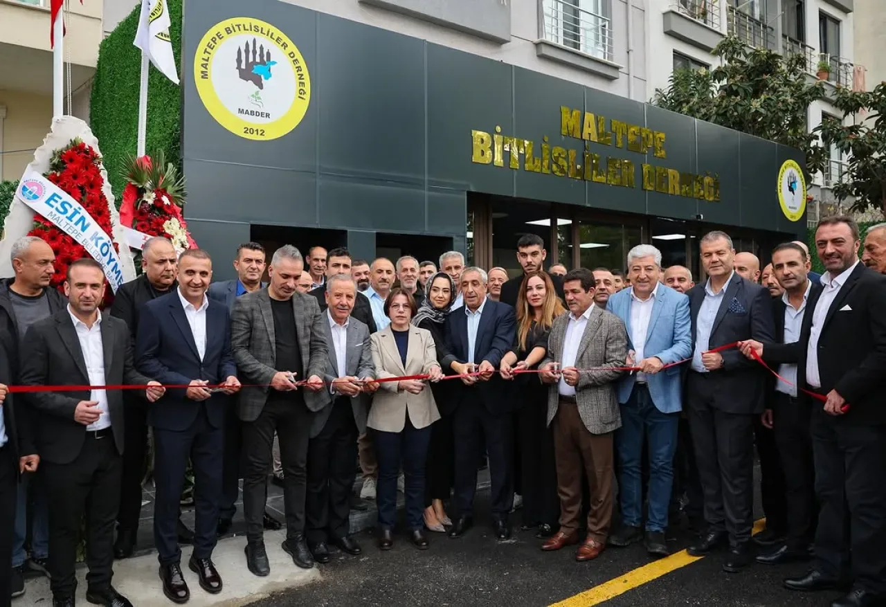 Maltepe'de Bitlisliler Derneği Açıldı, Dayanışma Vurgusu Yapıldı Maltepe'de Bitlisliler Derneği Açıldı, Dayanışma Vurgusu Yapıldı