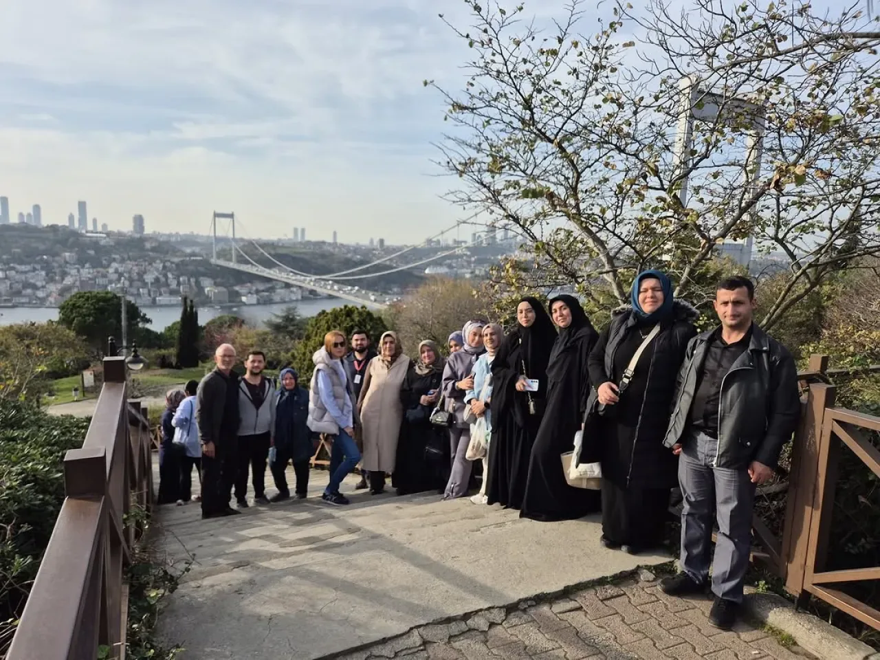 Adım Adım İstanbul Gezisi: Sultanbeyli'den Boğaz'ın Tarihî ve Manevi Duraklarına Yolculuk Adım Adım İstanbul Gezisi: Sultanbeyli'den Boğaz'ın Tarihî ve Manevi Duraklarına Yolculuk