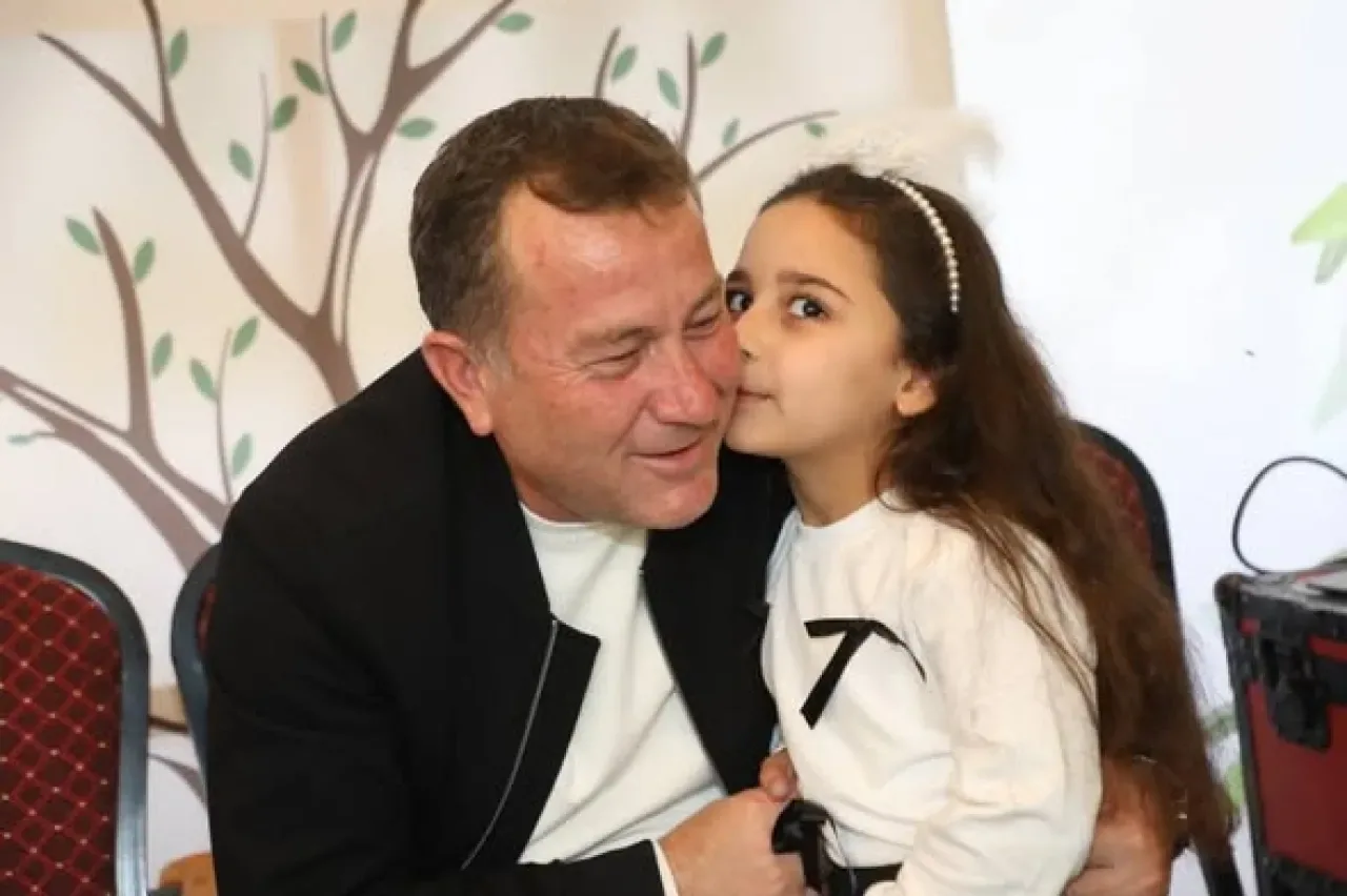 Nizip Belediye Başkanı Ali Doğan, Zeytin Festivali'nde Vatandaşlarla Buluştu Nizip Belediye Başkanı Ali Doğan, Zeytin Festivali'nde Vatandaşlarla Buluştu