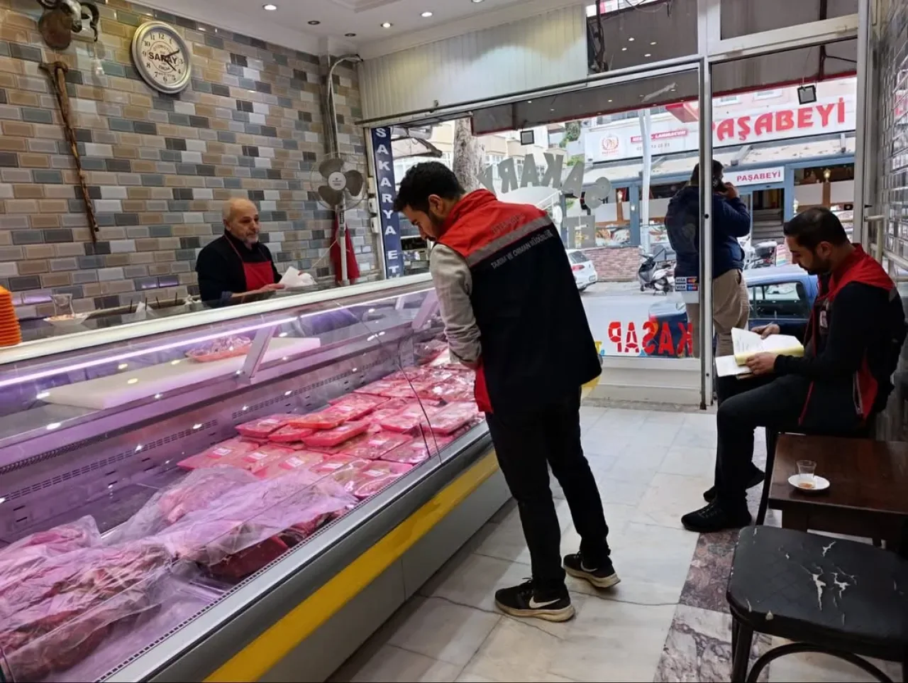 Şile'de Gıda Denetimleri Hafta Sonu Dahil Kesintisiz Sürüyor Şile'de Gıda Denetimleri Hafta Sonu Dahil Kesintisiz Sürüyor