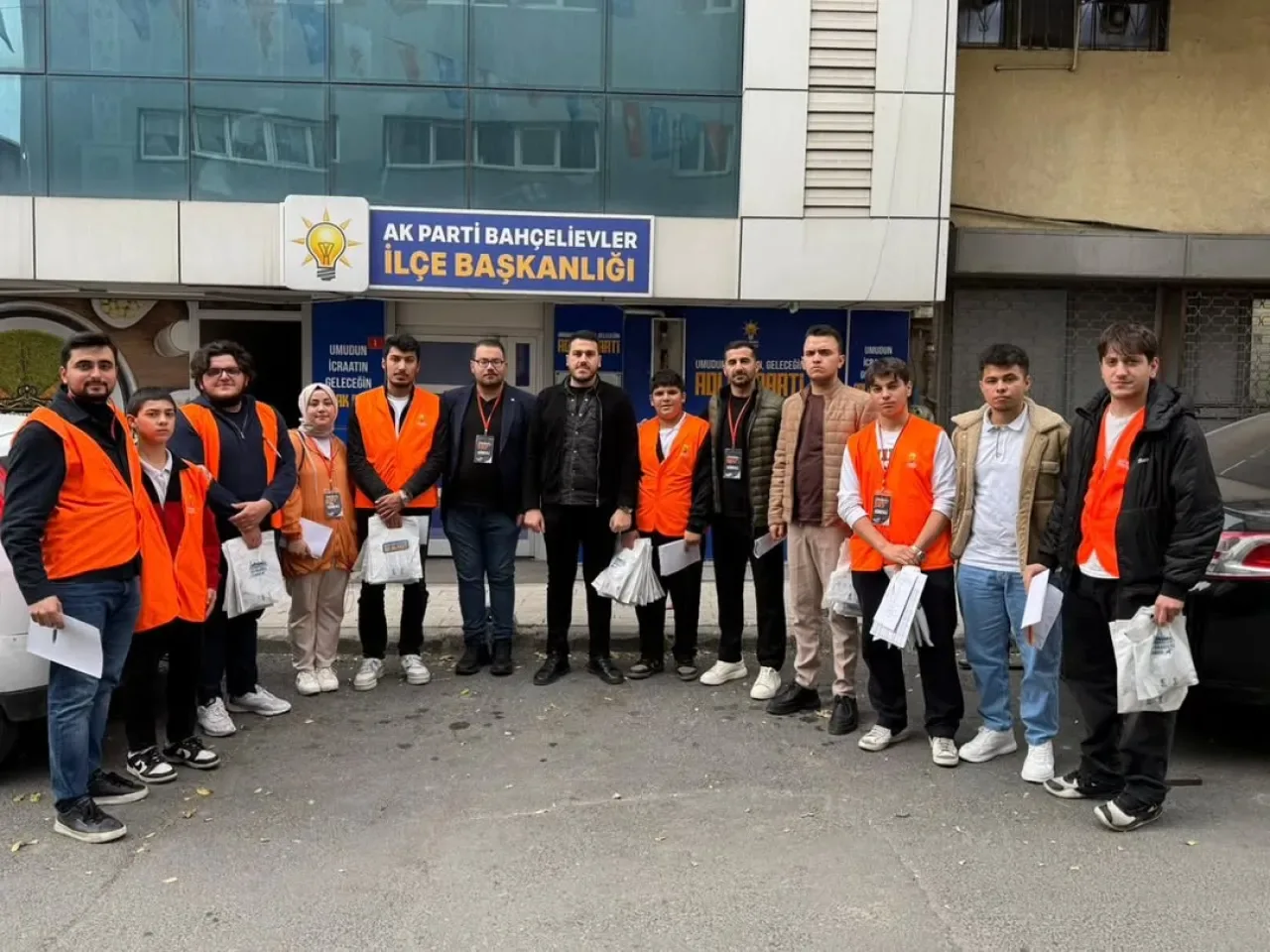 AK Gençlik Bahçelievler'de Üye Çalışmaları Tüm Hızıyla Sürüyor AK Gençlik Bahçelievler'de Üye Çalışmaları Tüm Hızıyla Sürüyor
