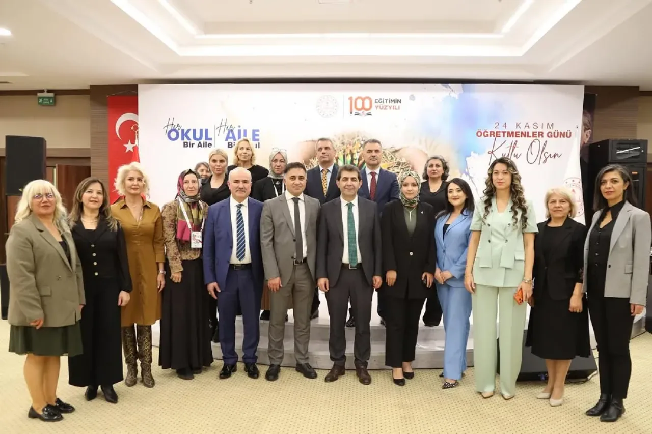 Gölbaşı'nda Öğretmenler Günü Coşkusu: Mogan MTAL'de Anlamlı Yemek Gölbaşı'nda Öğretmenler Günü Coşkusu: Mogan MTAL'de Anlamlı Yemek