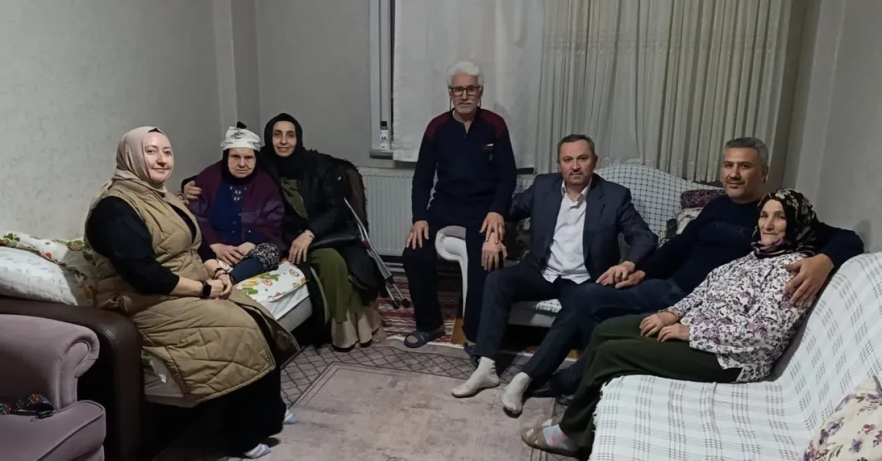 AK Parti Ümraniye İlçe Teşkilatı Cemil Meriç Mahallesi'nde Hane Ziyaretleri Gerçekleştirdi AK Parti Ümraniye İlçe Teşkilatı Cemil Meriç Mahallesi'nde Hane Ziyaretleri Gerçekleştirdi