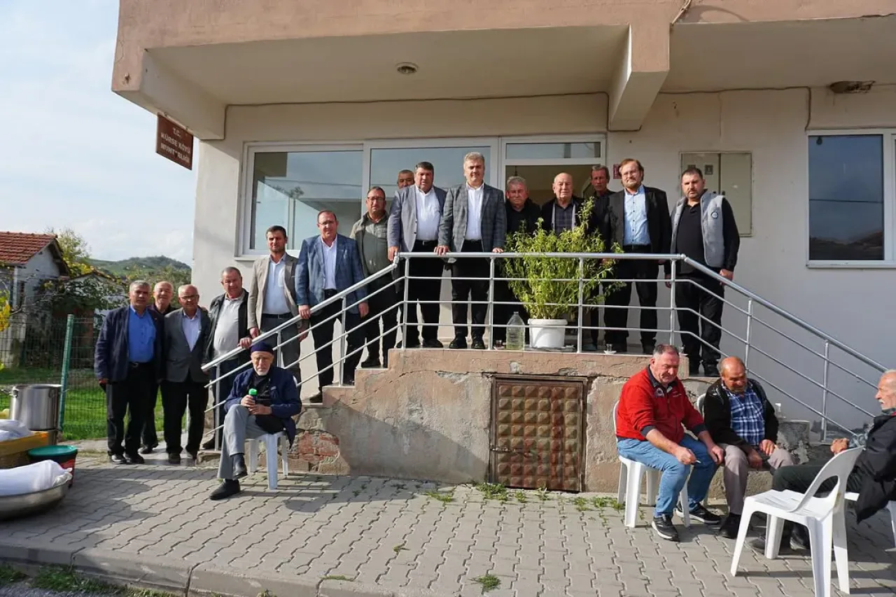 AK Partili Canbey, Altıeylül'de Mahalle Hayrına Katıldı AK Partili Canbey, Altıeylül'de Mahalle Hayrına Katıldı