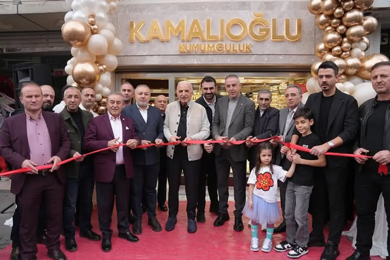 Ümraniye'de Yeni Kuyumcu Mağazası Açıldı Ümraniye'de Yeni Kuyumcu Mağazası Açıldı