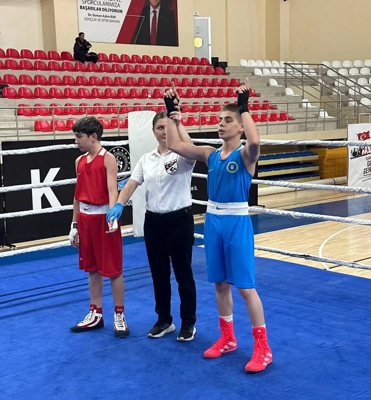 Bursa Büyükşehir Belediyespor, Bilecik'te Düzenlenen Boks Turnuvasında Şampiyon Oldu Bursa Büyükşehir Belediyespor, Bilecik'te Düzenlenen Boks Turnuvasında Şampiyon Oldu