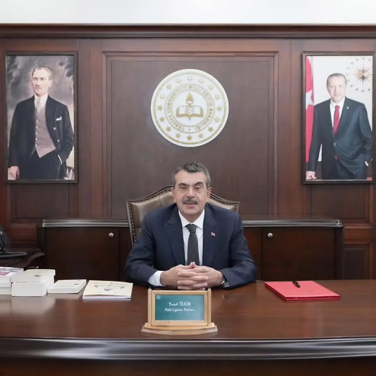 Milli Eğitim Bakanı Tekin'den Öğretmenler Günü Mesajı: Emeğiniz Geleceğimizin Temelidir Milli Eğitim Bakanı Tekin'den Öğretmenler Günü Mesajı: Emeğiniz Geleceğimizin Temelidir