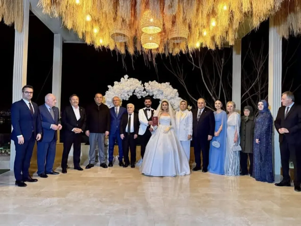 İYİ Partili Adnan Beker, Gizem ve Yusuf'un Nikah Törenine Katıldı İYİ Partili Adnan Beker, Gizem ve Yusuf'un Nikah Törenine Katıldı