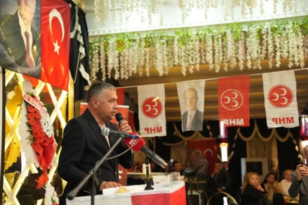MHP Keçiören'den Öğretmenler Günü'nde "Hayırlı Günler Komşum" Etkinliği MHP Keçiören'den Öğretmenler Günü'nde "Hayırlı Günler Komşum" Etkinliği
