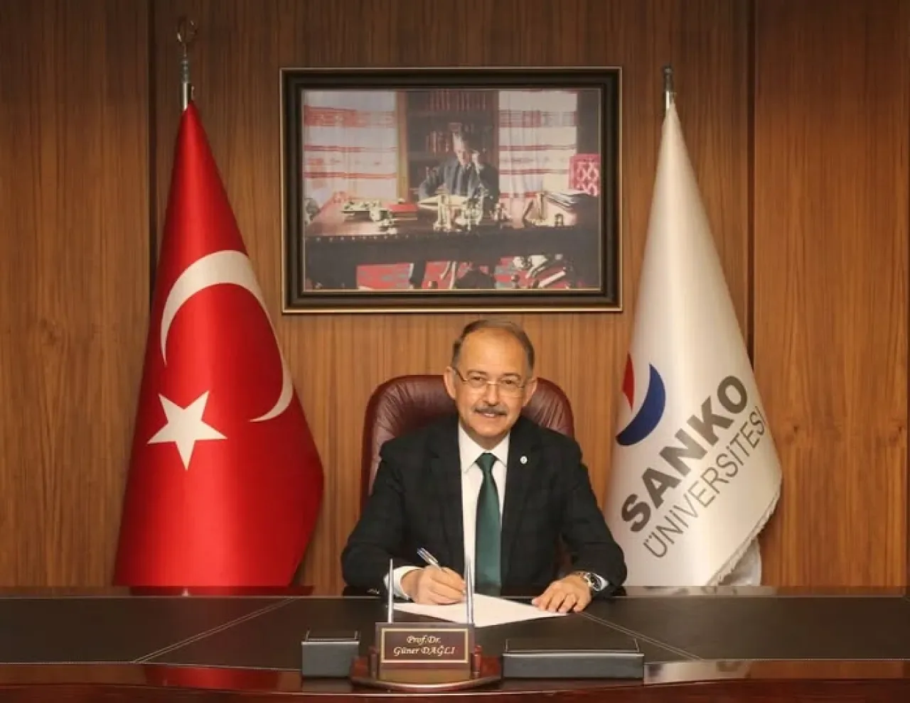 SANKO Üniversitesi Rektörü Prof. Dr. Güner Dağlı'dan 24 Kasım Öğretmenler Günü Mesajı SANKO Üniversitesi Rektörü Prof. Dr. Güner Dağlı'dan 24 Kasım Öğretmenler Günü Mesajı