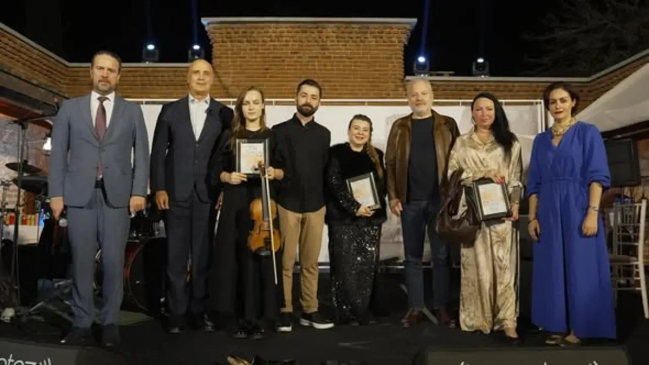 Alanya Bedesten'de Tarih ve Müzik Buluştu Alanya Bedesten'de Tarih ve Müzik Buluştu