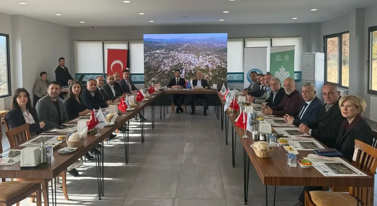 Bursa'da İlçe Belediye Başkanları Büyükorhan'da Bir Araya Geldi Bursa'da İlçe Belediye Başkanları Büyükorhan'da Bir Araya Geldi