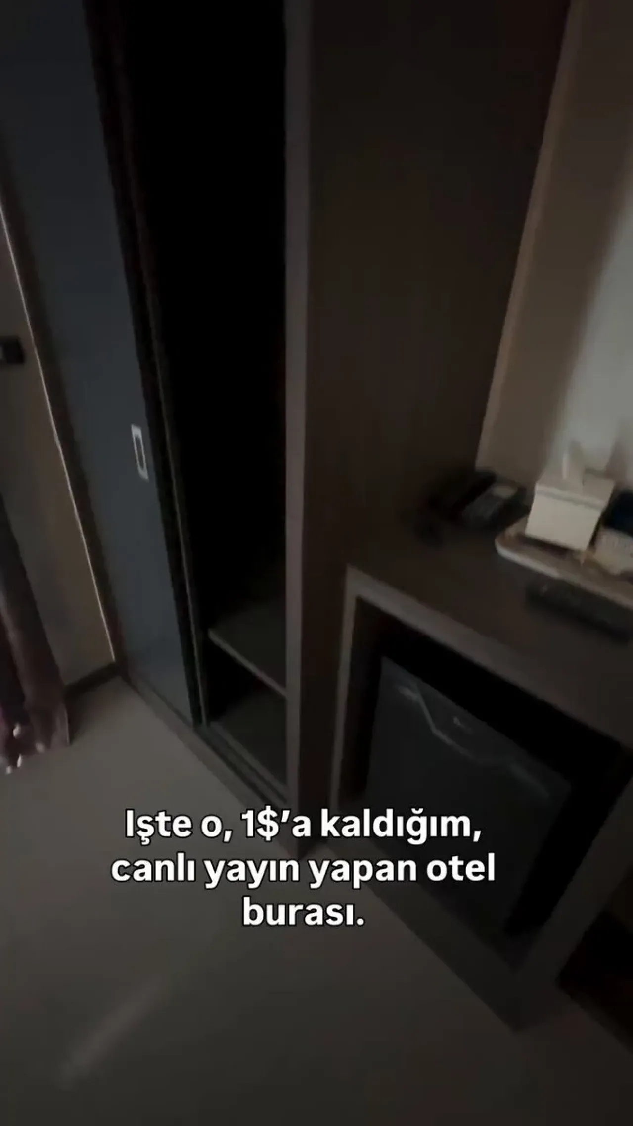 Gece Konaklaması 1 Dolar: 24 Saat Canlı Yayın Yapan Otele Şaşırtan Ziyaret Gece Konaklaması 1 Dolar: 24 Saat Canlı Yayın Yapan Otele Şaşırtan Ziyaret