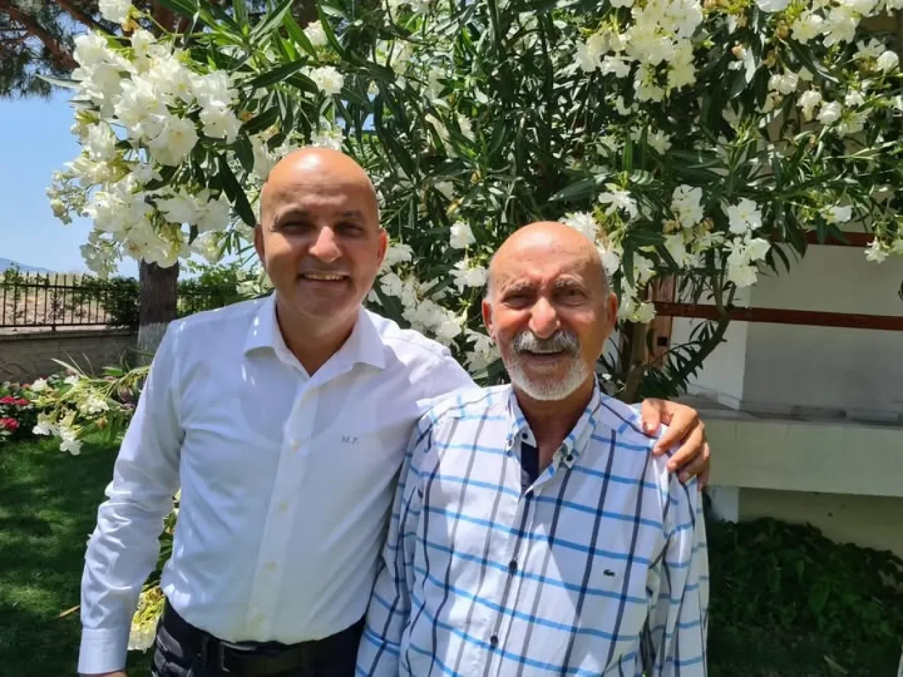 CHP'li Polat'tan 24 Kasım Öğretmenler Günü Mesajı: "Fikri Hür, Vicdanı Hür Nesiller" CHP'li Polat'tan 24 Kasım Öğretmenler Günü Mesajı: "Fikri Hür, Vicdanı Hür Nesiller"