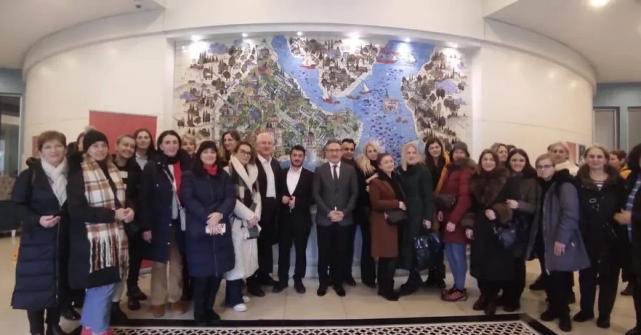 Fatih İlçe Milli Eğitim Müdürü Çepni'den 24 Kasım Öğretmenler Günü Mesajı Fatih İlçe Milli Eğitim Müdürü Çepni'den 24 Kasım Öğretmenler Günü Mesajı