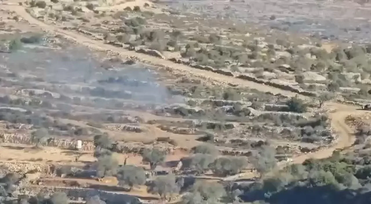 İsrailli Yerleşimciler Ramallah'taki Tarım Arazilerini Yakarak Zarar Verdi İsrailli Yerleşimciler Ramallah'taki Tarım Arazilerini Yakarak Zarar Verdi