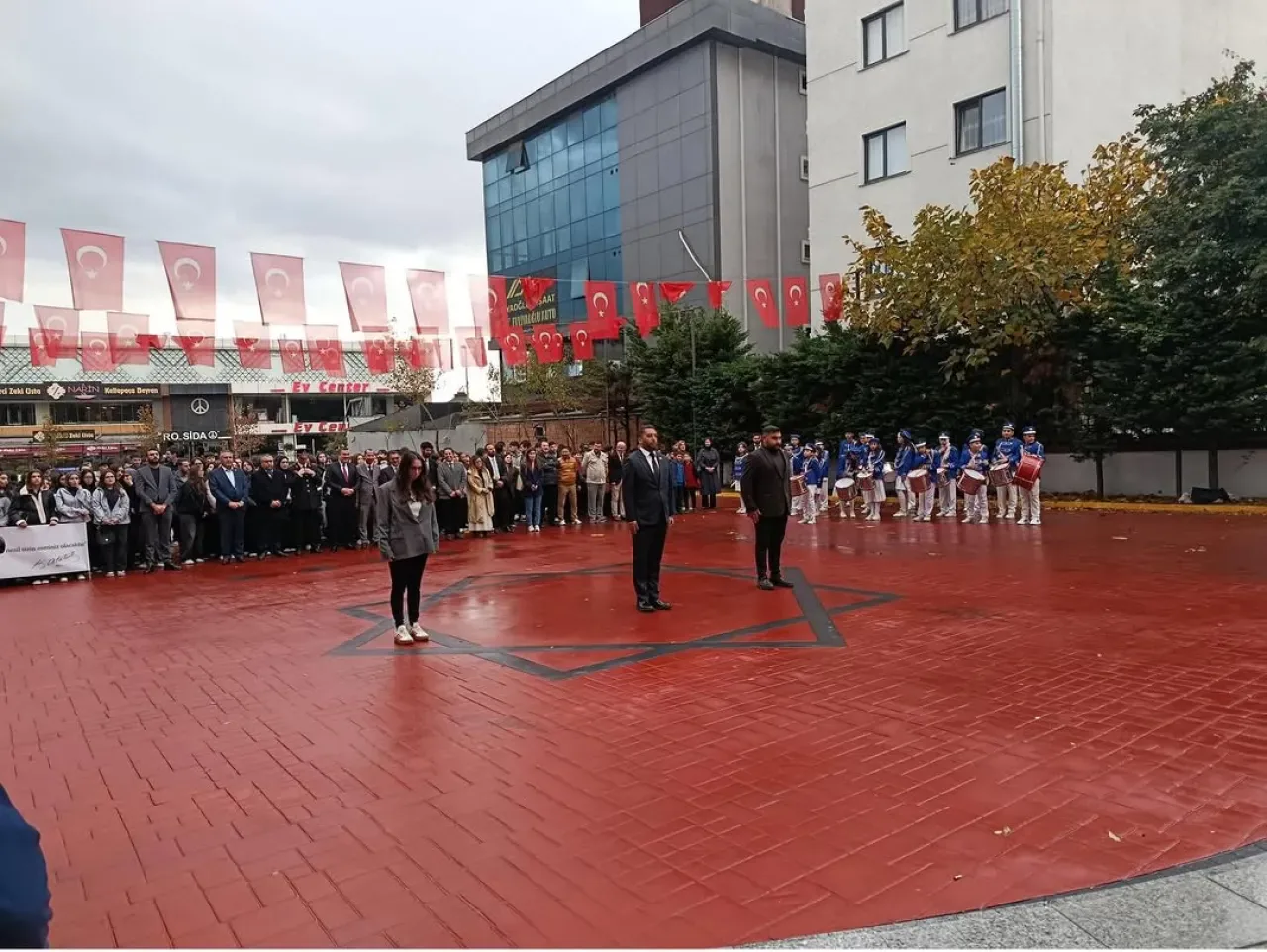 Sancaktepe CHP'den 24 Kasım Öğretmenler Günü'nde Atatürk Anıtı'na Çelenk Sancaktepe CHP'den 24 Kasım Öğretmenler Günü'nde Atatürk Anıtı'na Çelenk