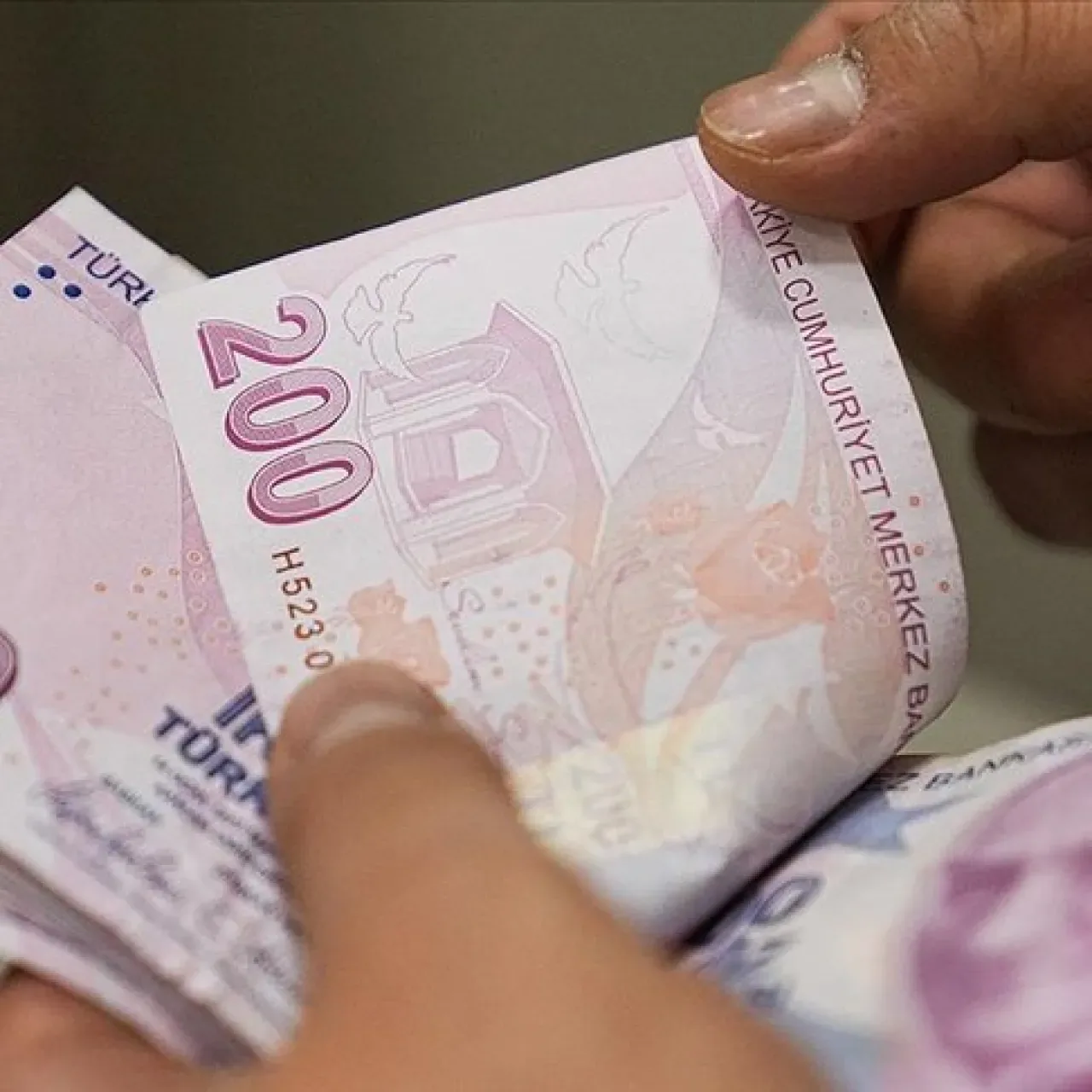 2028'de Sigorta Başlangıcı Olanlar İçin Kritik Uyarı: Emeklilik Sonrası Çalışma ve Maaş Kesintisi 2028'de Sigorta Başlangıcı Olanlar İçin Kritik Uyarı: Emeklilik Sonrası Çalışma ve Maaş Kesintisi