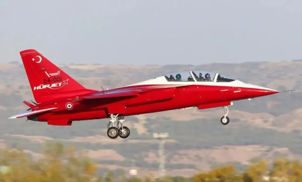 İspanya, Türkiye'nin HÜRJET Eğitim Uçağını Tedarik Etmek Üzere İspanya, Türkiye'nin HÜRJET Eğitim Uçağını Tedarik Etmek Üzere