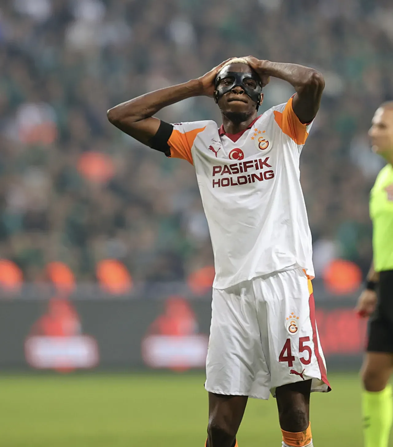 Galatasaray'da Osimhen'in Fenerbahçe Derbisi Durumu Cuma Günü Netleşecek Galatasaray'da Osimhen'in Fenerbahçe Derbisi Durumu Cuma Günü Netleşecek