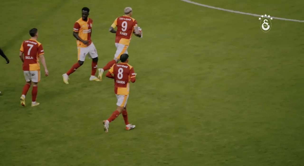 Galatasaray'da Kazımcan'dan Şık Asist, Kaptan'dan Usta İşi Gol Galatasaray'da Kazımcan'dan Şık Asist, Kaptan'dan Usta İşi Gol