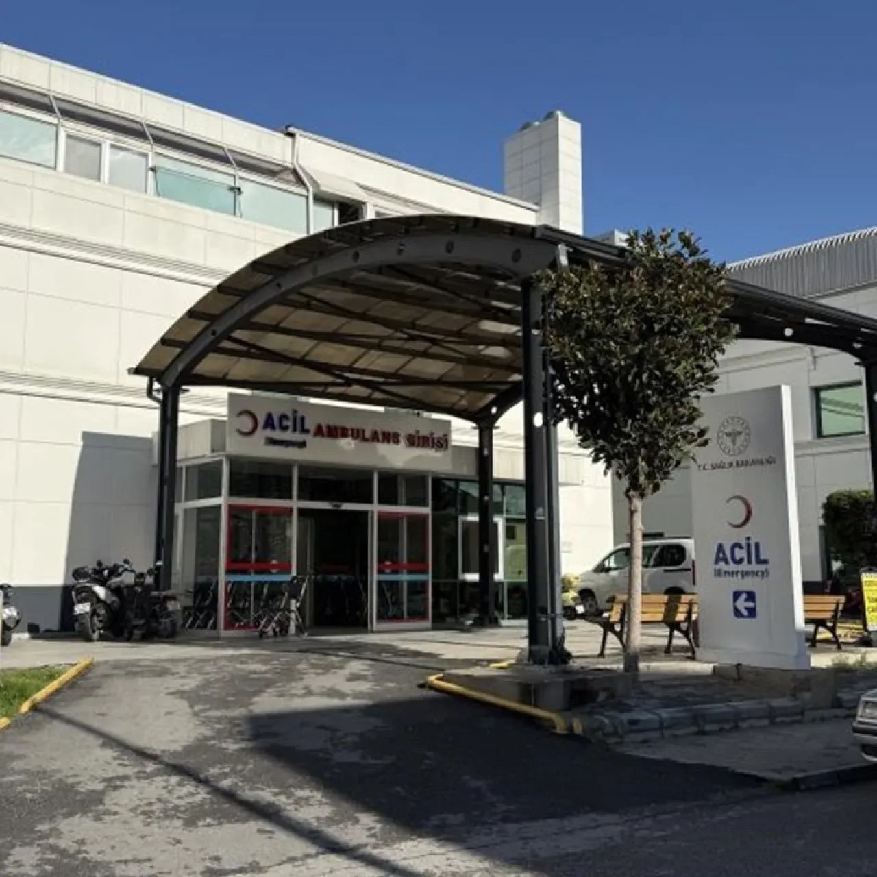 Sakarya'da Öğrenci Yurdunda Zehirlenme: 14 Öğrenci Hastanelik Oldu Sakarya'da Öğrenci Yurdunda Zehirlenme: 14 Öğrenci Hastanelik Oldu