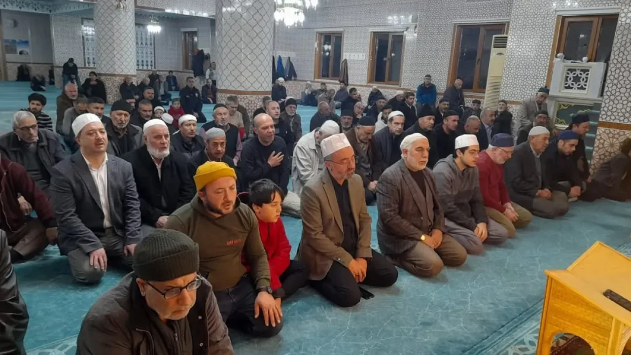 Polatlı'da Sabah Namazı Buluşmaları Fatih Camii'nde Gerçekleşti Polatlı'da Sabah Namazı Buluşmaları Fatih Camii'nde Gerçekleşti