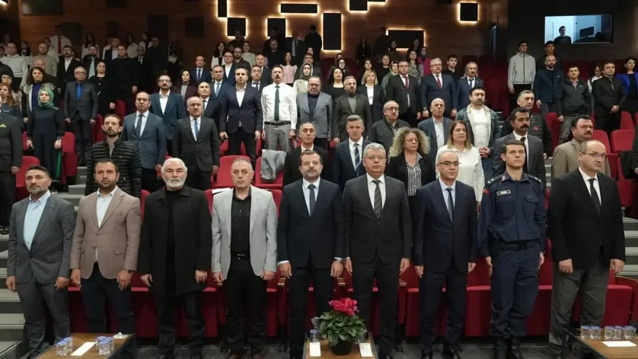 Bursa Gürsu'da 24 Kasım Öğretmenler Günü Coşkuyla Kutlandı Bursa Gürsu'da 24 Kasım Öğretmenler Günü Coşkuyla Kutlandı