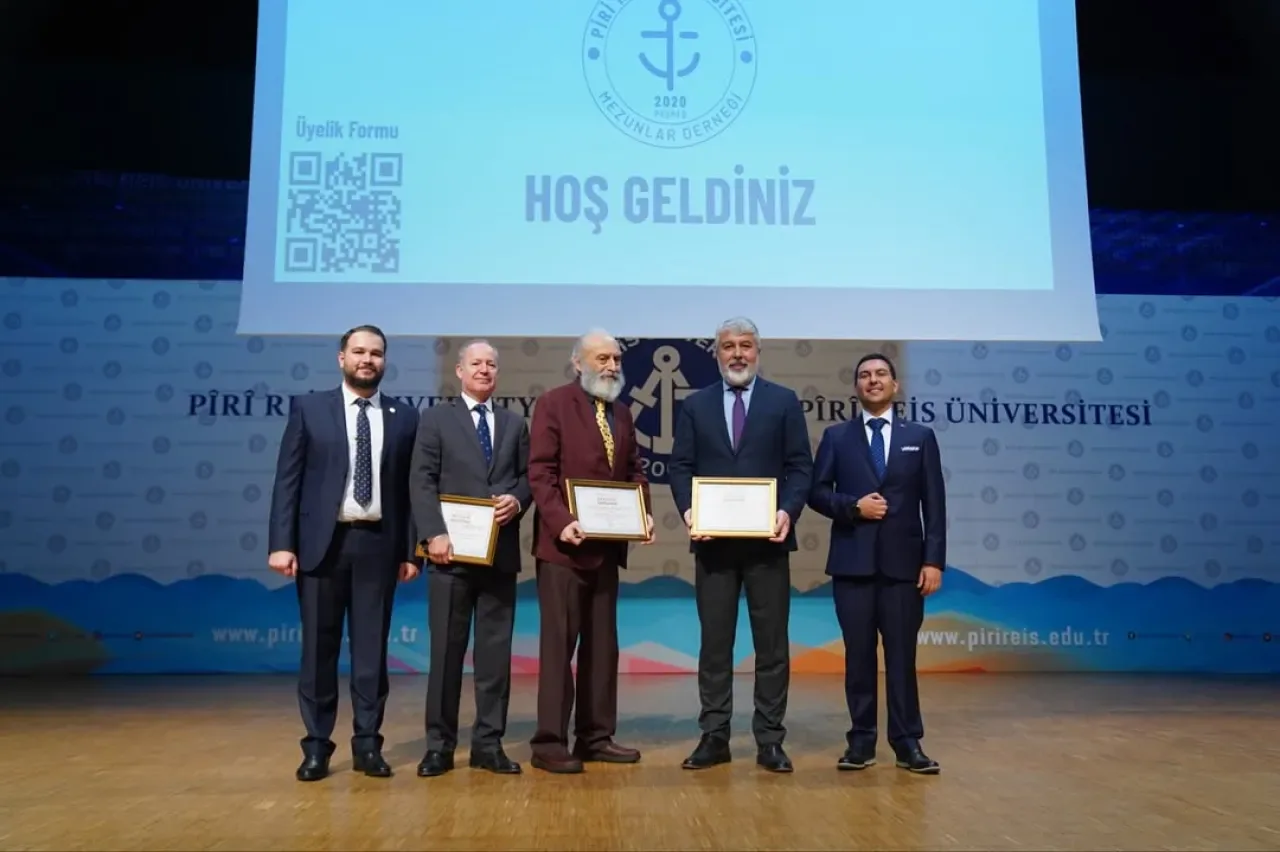 Piri Reis Üniversitesi Mezunlar Derneği'nde Yeni Dönem ve Onursal Üyelikler Piri Reis Üniversitesi Mezunlar Derneği'nde Yeni Dönem ve Onursal Üyelikler