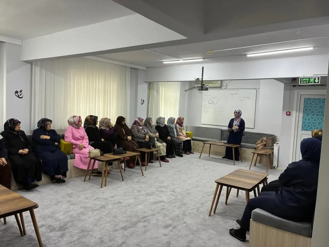 Bayrampaşa'da Dünya KOAH Günü'nde Camide Sağlıklı Nefes Eğitimi Bayrampaşa'da Dünya KOAH Günü'nde Camide Sağlıklı Nefes Eğitimi