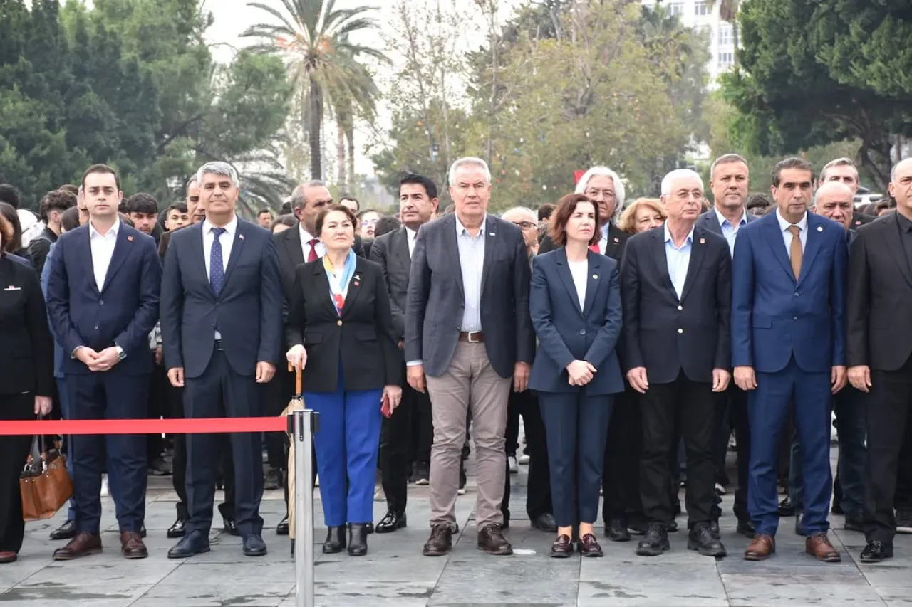 CHP Antalya İl Başkanlığı, 24 Kasım Öğretmenler Günü Törenine Katıldı CHP Antalya İl Başkanlığı, 24 Kasım Öğretmenler Günü Törenine Katıldı