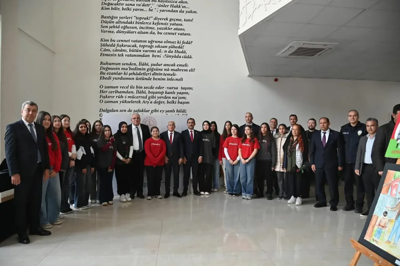 Kumluca'da 24 Kasım Öğretmenler Günü Coşkuyla Kutlandı Kumluca'da 24 Kasım Öğretmenler Günü Coşkuyla Kutlandı