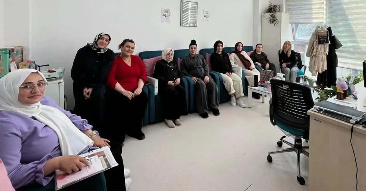 İnegöl'de Anne Adaylarına Yönelik Gebe Bilgilendirme Sınıfı Eğitimleri Sürüyor İnegöl'de Anne Adaylarına Yönelik Gebe Bilgilendirme Sınıfı Eğitimleri Sürüyor