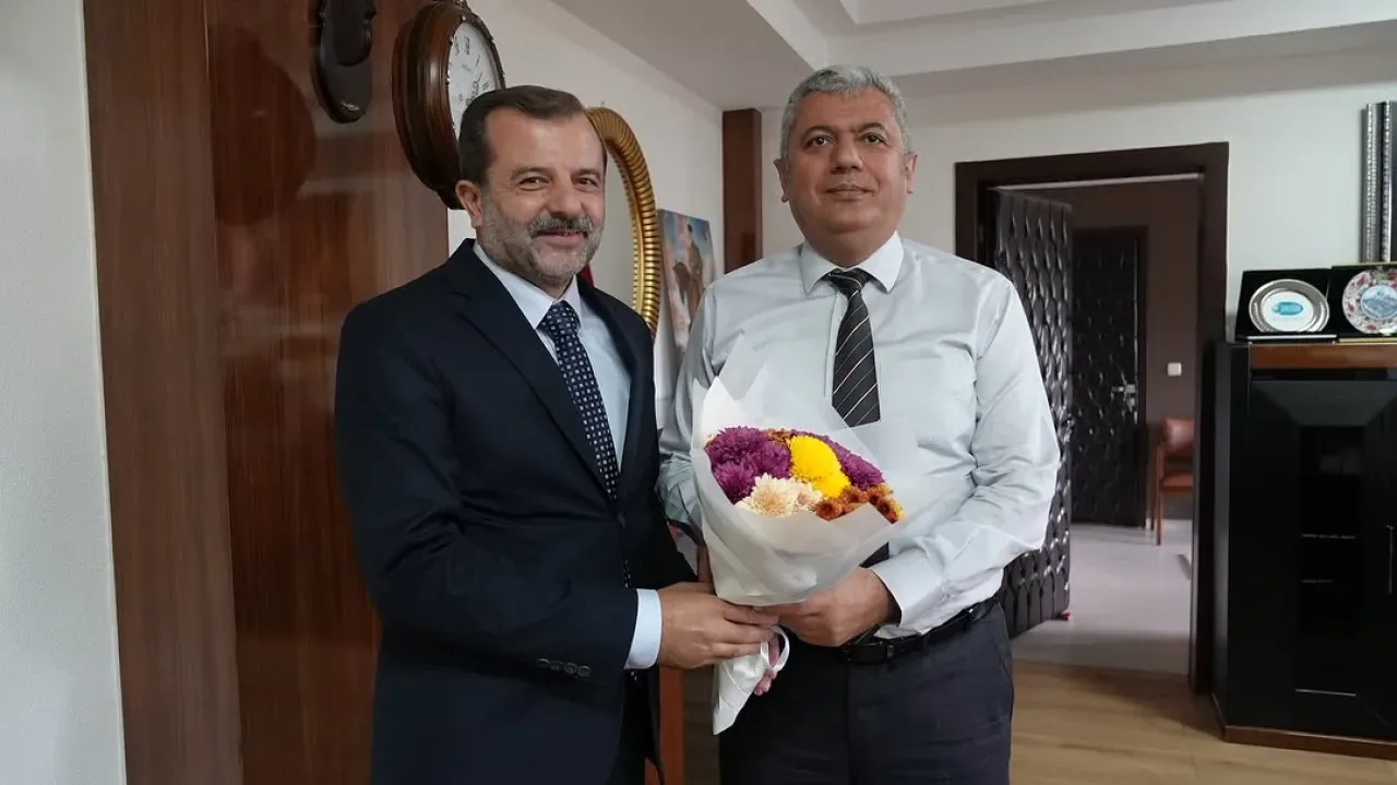 Gürsu Kaymakamı Murat Kütük'ün Öğretmenler Günü Kutlaması Gürsu Kaymakamı Murat Kütük'ün Öğretmenler Günü Kutlaması
