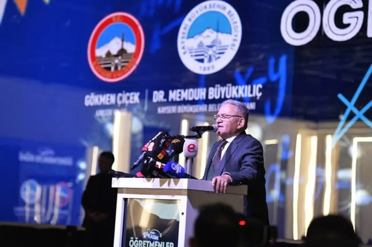Kayseri'de 24 Kasım Öğretmenler Günü Coşkuyla Kutlandı Kayseri'de 24 Kasım Öğretmenler Günü Coşkuyla Kutlandı