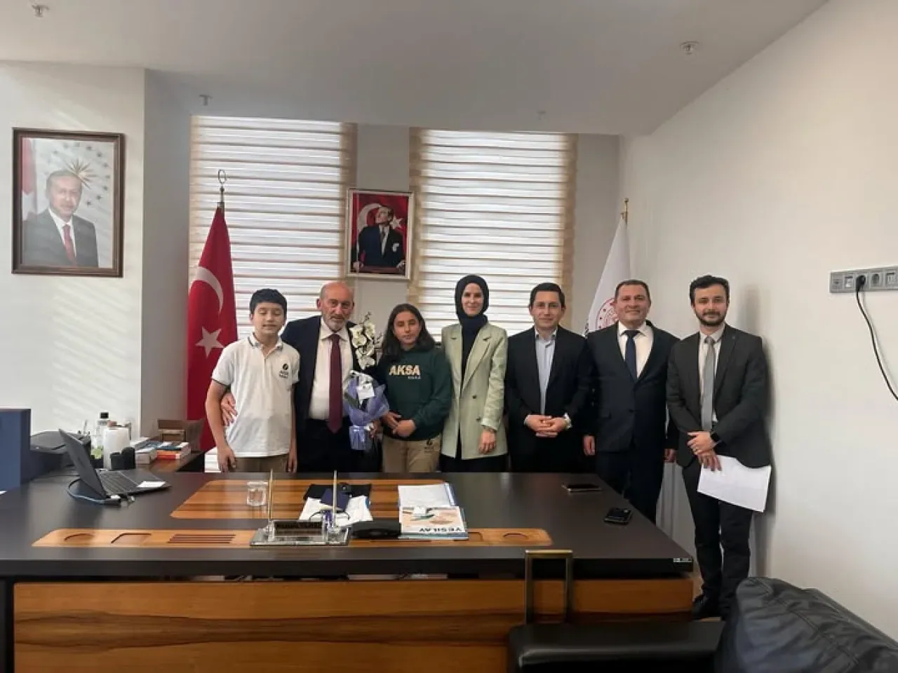 Arnavutköy'de 24 Kasım Öğretmenler Günü Ziyareti: Aksa Koleji'nden Milli Eğitim Müdürü'ne Anlamlı Ziyaret Arnavutköy'de 24 Kasım Öğretmenler Günü Ziyareti: Aksa Koleji'nden Milli Eğitim Müdürü'ne Anlamlı Ziyaret
