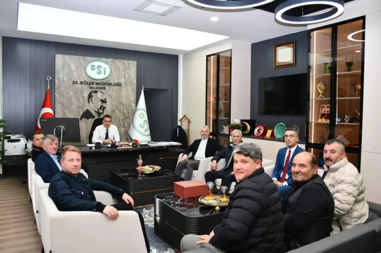 DSİ 25. Bölge Müdürü Olcay Çubukcu, AK Parti Karesi İlçe Başkanı ve Muhtarları Ağırladı DSİ 25. Bölge Müdürü Olcay Çubukcu, AK Parti Karesi İlçe Başkanı ve Muhtarları Ağırladı