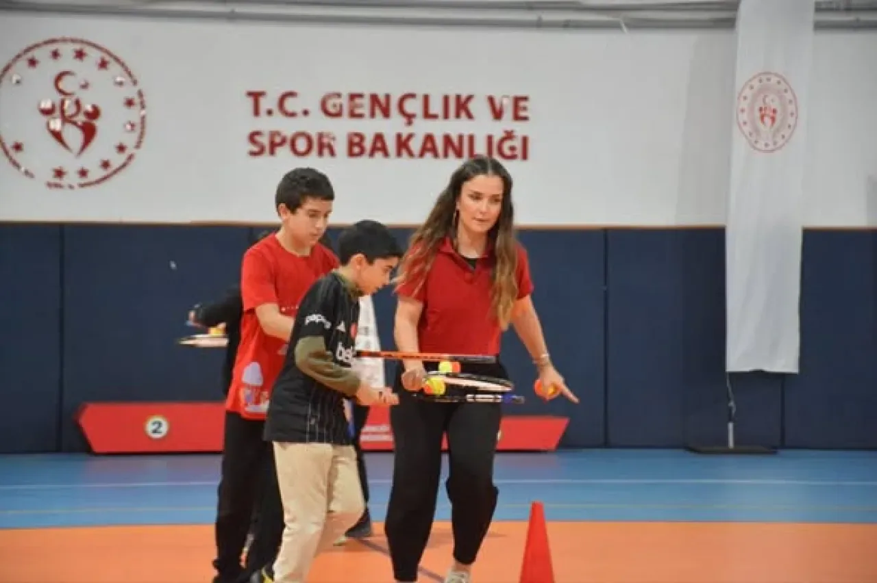 Geleceğin Yıldızları İstanbul'da GSB Spor Okulları'nda Yetişiyor Geleceğin Yıldızları İstanbul'da GSB Spor Okulları'nda Yetişiyor