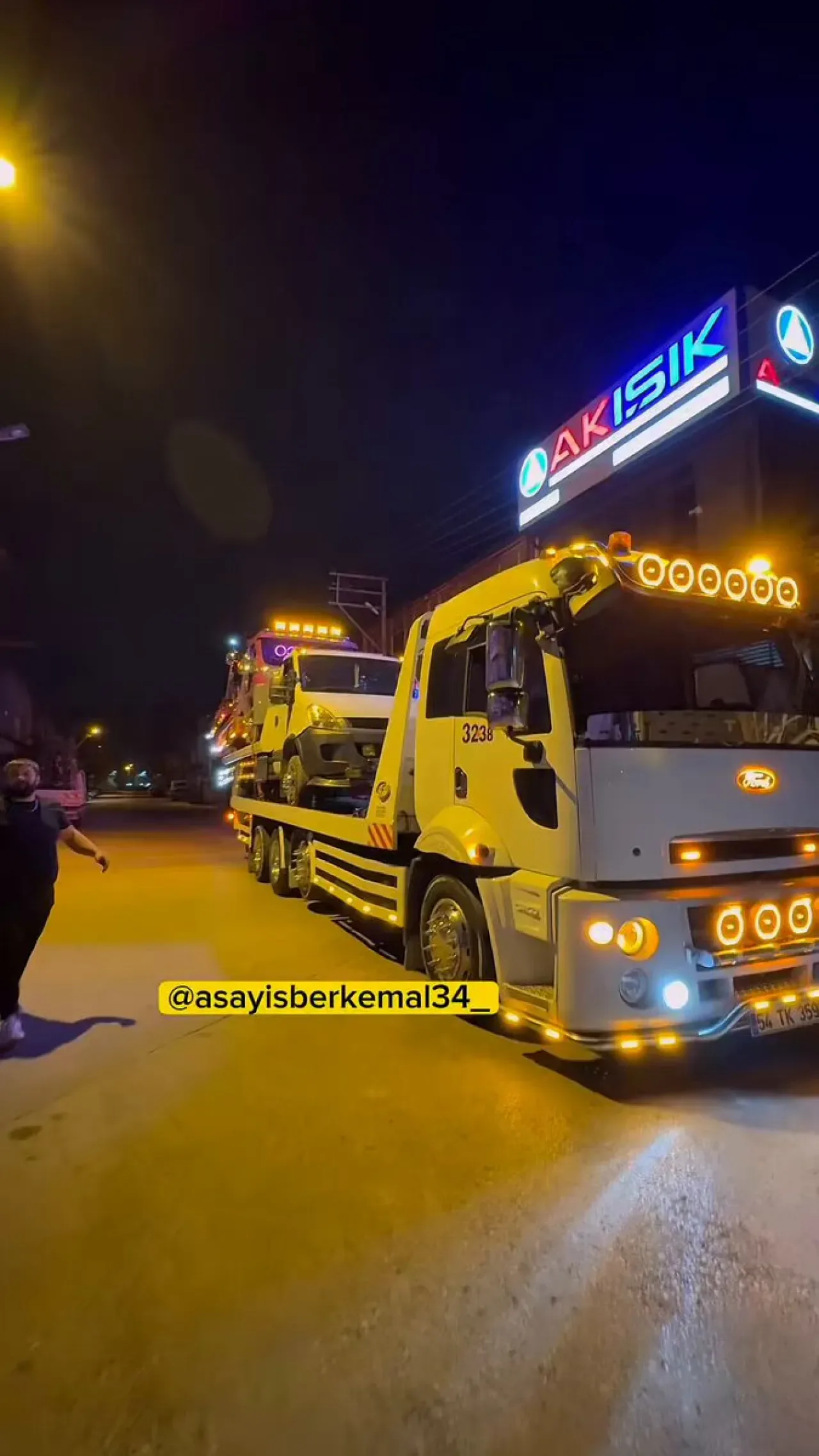 Sakarya'da Çekiciyi Taşıyan Çekiciye Trafik Cezası Sakarya'da Çekiciyi Taşıyan Çekiciye Trafik Cezası