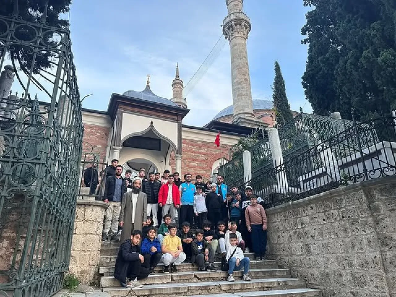 Sarıyer Müftülüğü Gençliği Bursa'nın Tarihi ve Kültürel Mirasıyla Buluştu Sarıyer Müftülüğü Gençliği Bursa'nın Tarihi ve Kültürel Mirasıyla Buluştu
