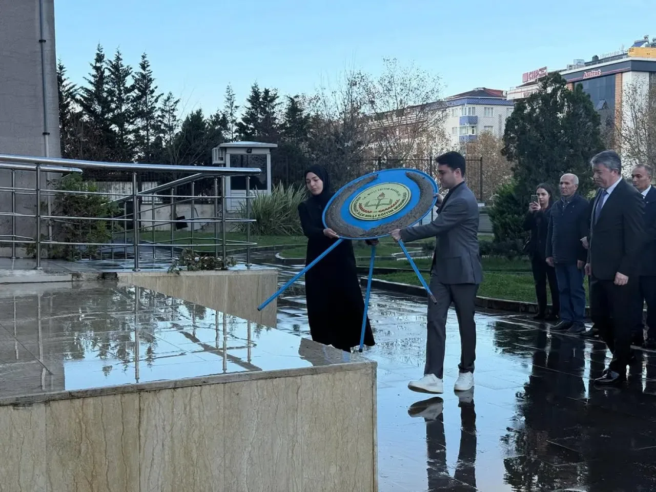 Sultangazi'de 24 Kasım Öğretmenler Günü Çelenk Sunma Töreni Düzenlendi Sultangazi'de 24 Kasım Öğretmenler Günü Çelenk Sunma Töreni Düzenlendi