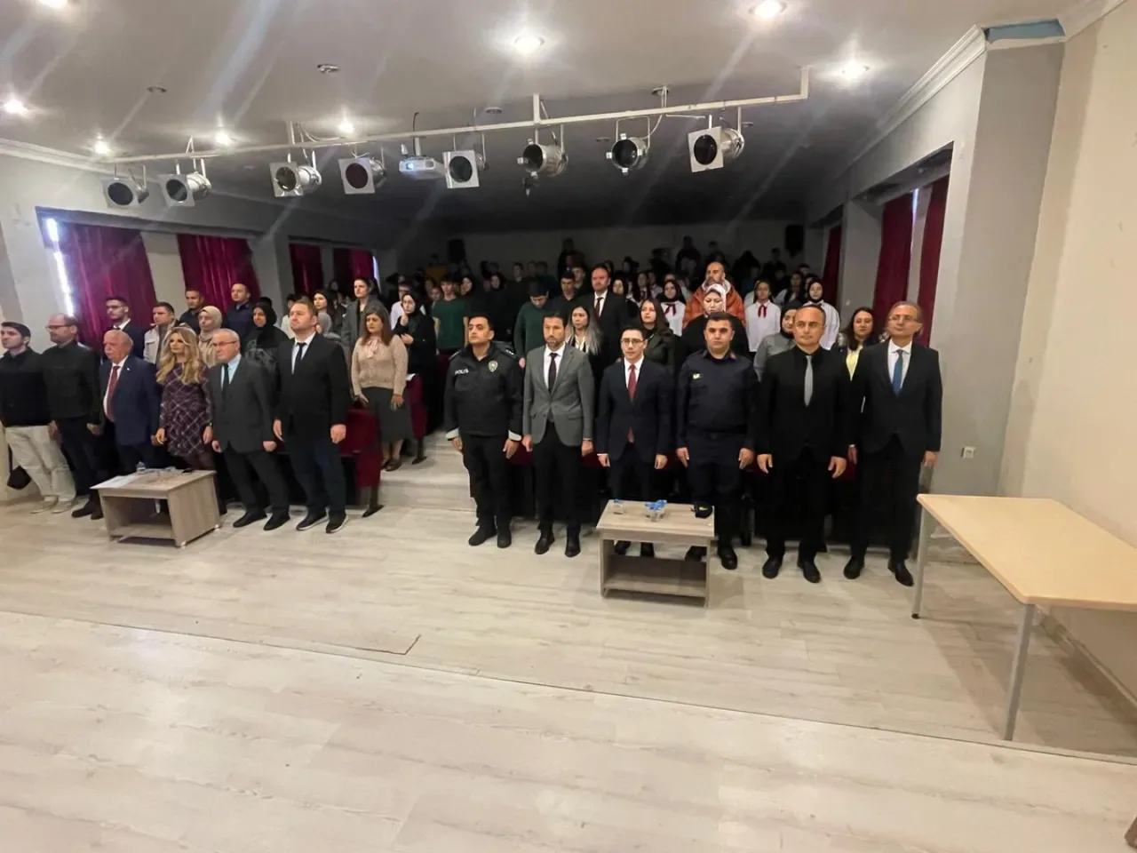 Bursa Büyükorhan'da 24 Kasım Öğretmenler Günü Coşkuyla Kutlandı Bursa Büyükorhan'da 24 Kasım Öğretmenler Günü Coşkuyla Kutlandı