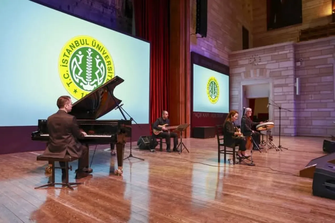 İstanbul Üniversitesi'nden Öğretmenler Günü ve Aile Yılı'na Özel Konser İstanbul Üniversitesi'nden Öğretmenler Günü ve Aile Yılı'na Özel Konser