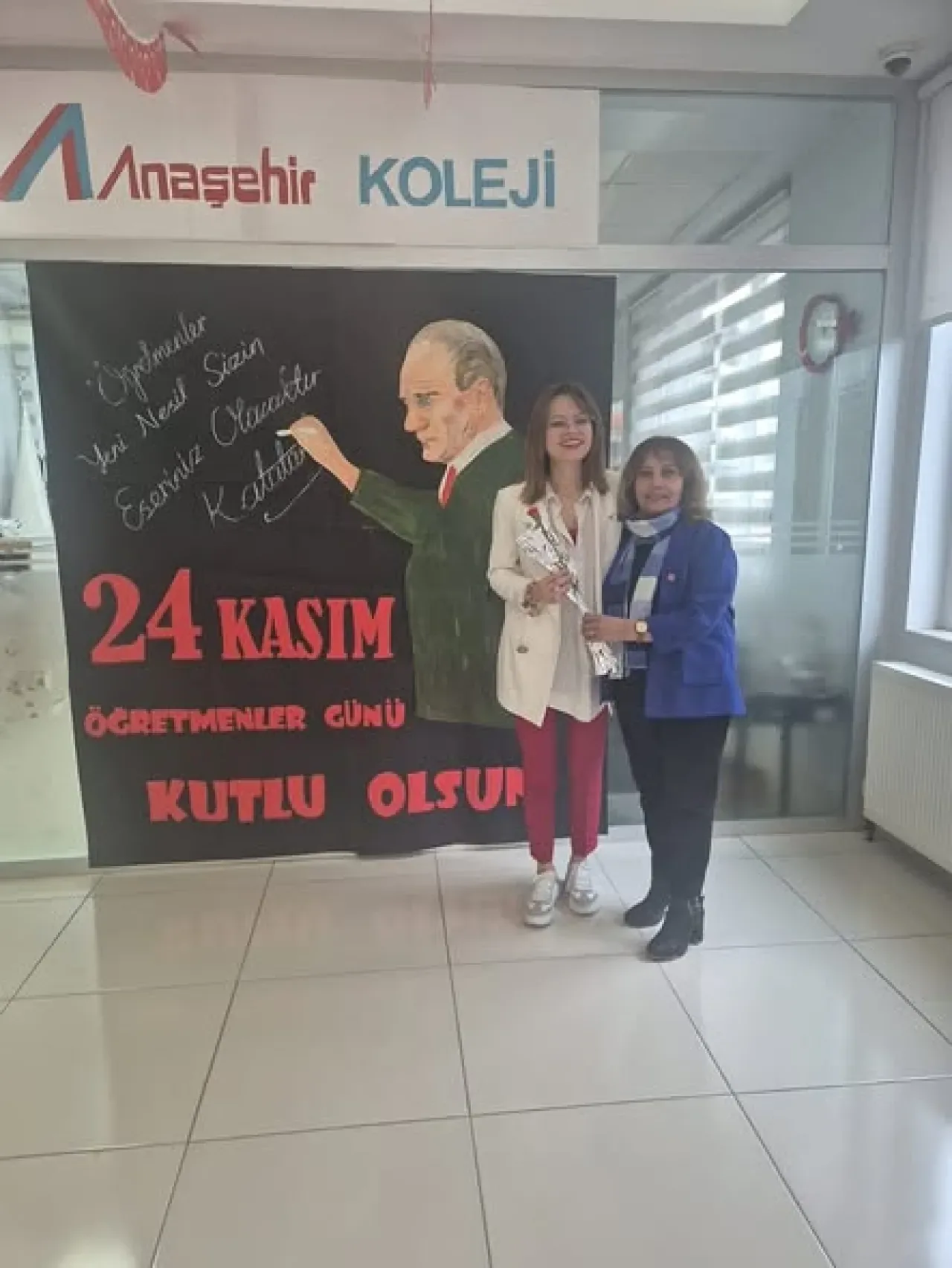 Cumhuriyet Halk Partisi Etimesgut'ta Öğretmenler Günü'nü Okul Ziyaretleriyle Kutladı Cumhuriyet Halk Partisi Etimesgut'ta Öğretmenler Günü'nü Okul Ziyaretleriyle Kutladı
