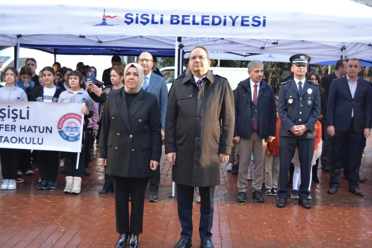 Şişli'de 24 Kasım Öğretmenler Günü Çelenk Sunma Töreni Şişli'de 24 Kasım Öğretmenler Günü Çelenk Sunma Töreni